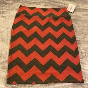 NWT LLR Cassie pencil skirt. Large herringbone print of wine and charcoal